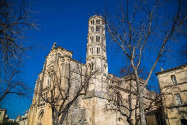 Uzs, Duchy ve Occitanie bölgesindeki tarihi Gard şehri