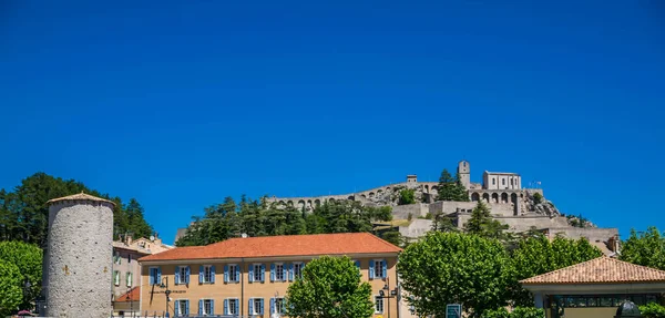 Sisteron Pueblo Cima Una Colina Los Alpes Haute Provence —  Fotos de Stock