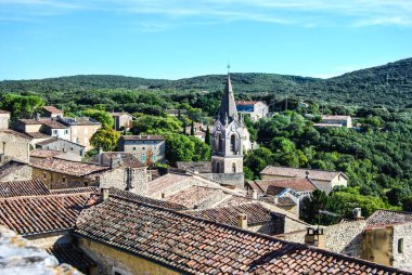Labastide-de-virac, Ardche 'deki Roure kalesinin manzarası..