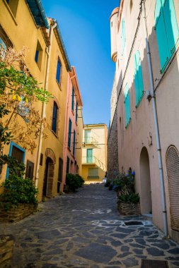 Collioure, Occitania 'nın vermeille kıyısındaki sahil köyü..