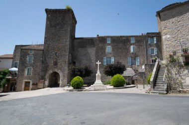 Aveyron 'daki Sainte-Eulalie-de-Cernon ortaçağ köyü.