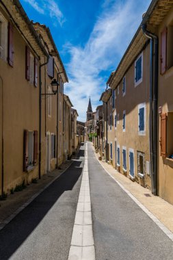 Saint-Saturnin-ls-Apt, Provence-Alpes-Cte-d 'Azur' daki Luberon 'daki ortaçağ tepe köyü..