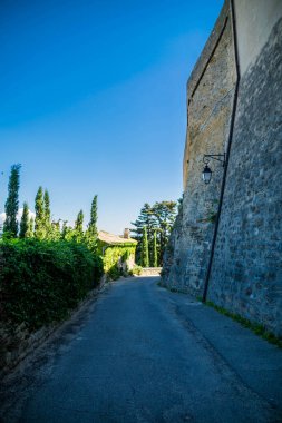 Grignan, Auvergne-Rhne-Alpes, Fransa 'daki ortaçağ köyü Drme,