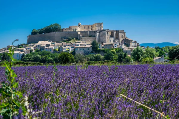 Grignan, Auvergne-Rhne-Alpes, Fransa 'daki ortaçağ köyü Drme,