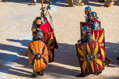 Arenadaki Roma oyunlarının tarihsel yeniden inşası.