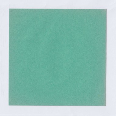 Beyaz arka planda 50 yıllık yeşil katlama kağıdı. Kenarları biraz solmuş. Kağıt dokusu görülebilir. Arkaplan olarak kullanılacak