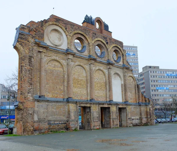 ベルリン ドイツ 2017年11月22日ベルリンの遺跡Anhalter Bahnhof ベルリンで最も重要な鉄道駅の一つであったが 第二次世界大戦で大きな被害を受け 1952年に閉鎖された — ストック写真