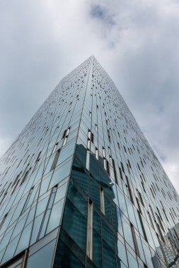 Moskova Rusya - 09: 12 2021: Moskova Şehri gökdelen kompleksinin alt açıdan görünüşü.