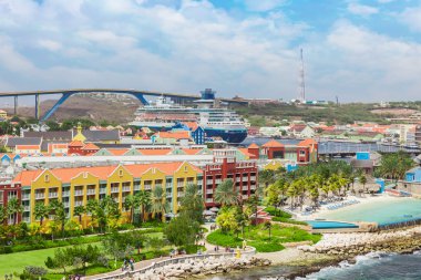 Willemstad - Curacao bir yolcu gemisinde üzerinden görüntülemek