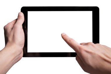 Siyah tablet eller üzerinde tutun. Beyaz bir arka plan üzerinde izole