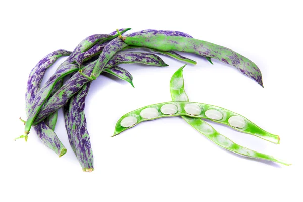 白い背景に分離された緑紫豆 — ストック写真