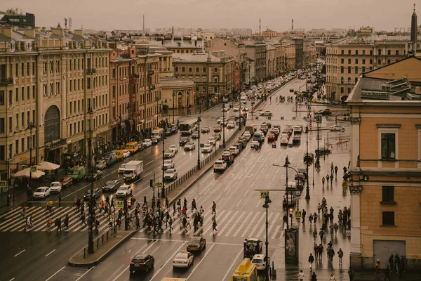 Sankt Petersburg Russland September 2020 Menschen Gehen Ligovskiy Prospekt Über — Stockfoto