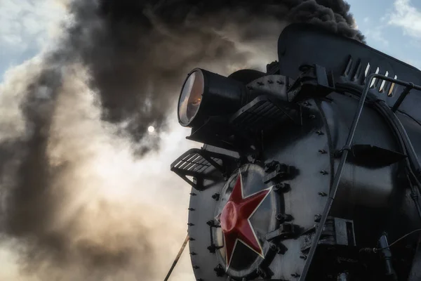 Alte Retro Oldtimer Dampflok Auf Dem Bahnsteig — Stockfoto