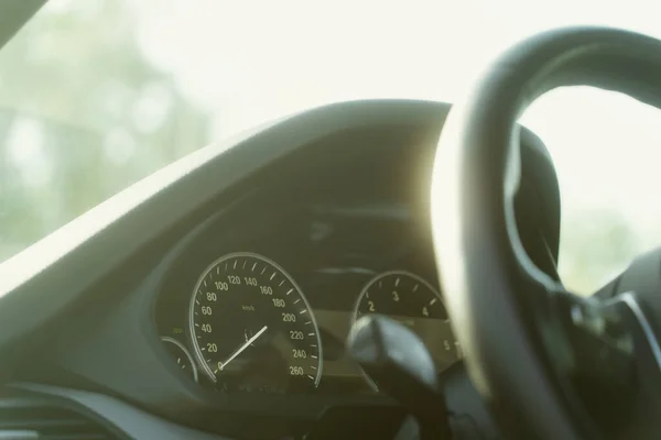 Black Premium Car Interior Dashboard Steering Wheel Speedometer Sunny Day — Stock Photo, Image