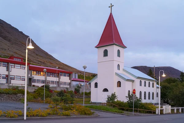 Patreksfjordur Città Nel Crepuscolo Fiordi Occidentali Regione Dei Fiordi Occidentali — Foto Stock