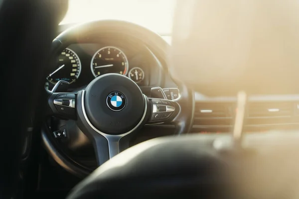 Engels Rusia Mayo 2021 Interior Del Coche Bmw Aparcado Carretera — Foto de Stock