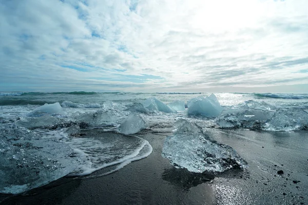 Krajobraz Diamond Beach Jokulsarlon Wschodniej Islandii Lód Czarnym Wulkanicznym Piasku — Zdjęcie stockowe