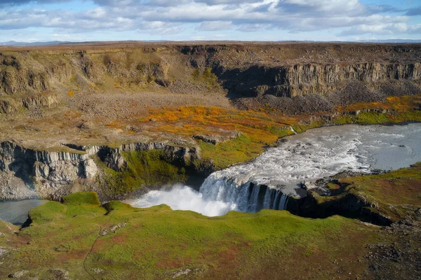 Cascada Hafragilsfoss Noreste Islandia Hermosa Naturaleza Icelandic Paisaje Día Soleado —  Fotos de Stock