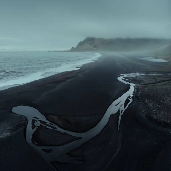 Повітряний Безпілотний Вид Прекрасний Краєвид Природи Ісландії Нижні Хмари Туман — стокове фото