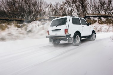 Car drive speed fast on the off-road lada 4x4