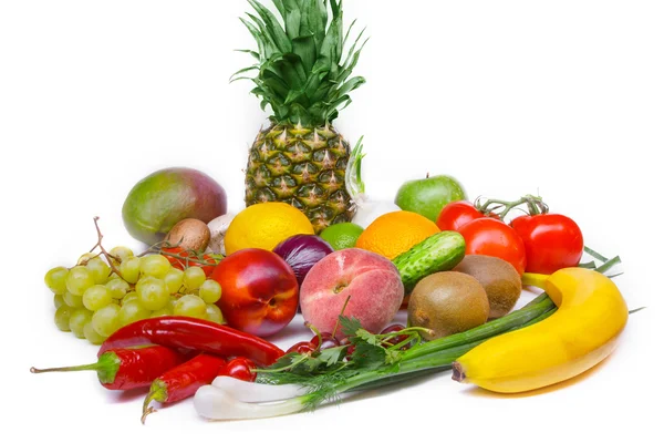 Frukt och grönsaker diverse isolerade vit bakgrund — Stockfoto