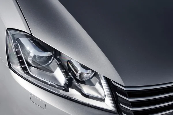 Close Headlight Grey Car Daytime — Stock Photo, Image