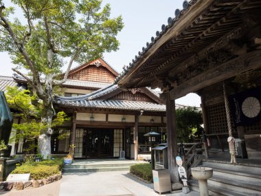 Tokushima, Japonya - 3 Nisan 2018 Dainichiji 'de, Shikoku hac yolculuğunun 13 numaralı tapınağı