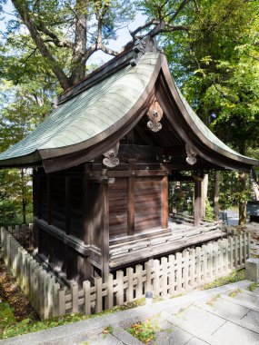 Chino, Nagano Bölgesi, Japonya - 22 Ekim 2017 Suwa Taisha Kamisha Maemiya, Suwa Taisha kompleksi içindeki en eski tapınak