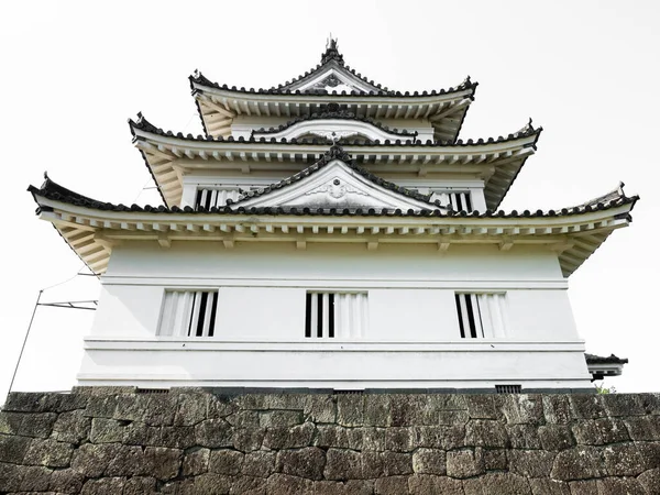 Uwajima, Japonya - 9 Nisan 2018: Japonya 'nın 12 orijinal Edo dönemi şatosundan biri olan tarihi Uwajima kalesinin ana kalesi