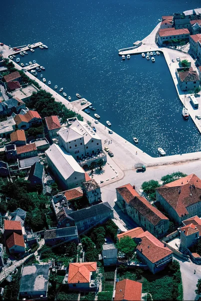 Vista aérea em Pucisca, na ilha Brac, Croácia — Fotografia de Stock