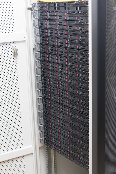 Διακομιστής rack σε datacenter — Φωτογραφία Αρχείου