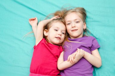 İki kız kardeş arasındaki aşk