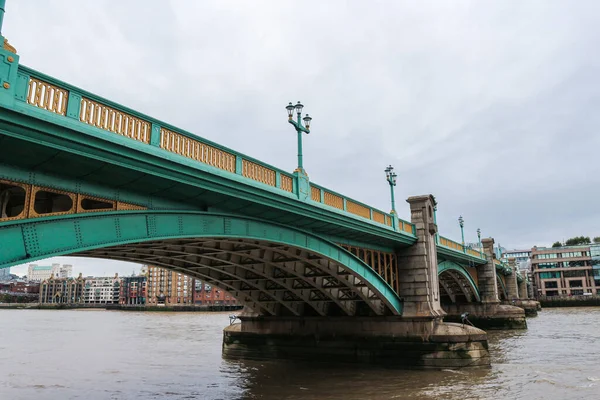 Londra Ngiltere Ağustos 2018 Birçok Londra Şehir Köprüsünden Biri Southwark — Stok fotoğraf