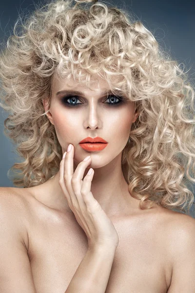 Portrait of a glamour blond woman — Stock Photo, Image