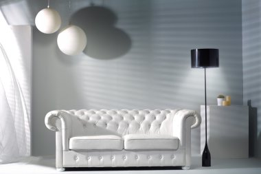Parlak mobilyalarla modern iç