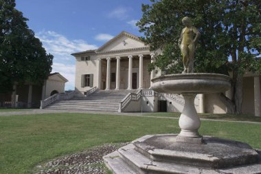 Villa Badoer, Veneto bölgesinde Andrea Palladio tarafından tasarlanan bir villa.