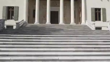 Villa Badoer, Veneto bölgesinde Andrea Palladio tarafından tasarlanan bir villa.