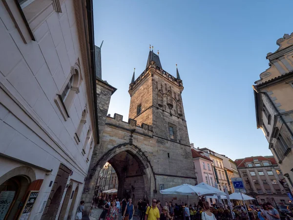 Çek Cumhuriyeti Prag 'daki Tarihi Köprü Kulesi. Yüksek kalite fotoğraf