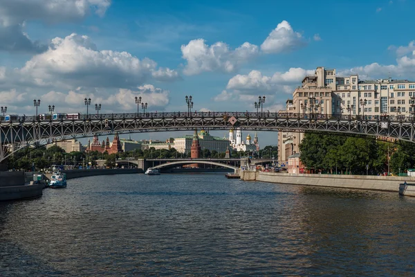 Rejs turystyczny na rzece Moskwa — Zdjęcie stockowe