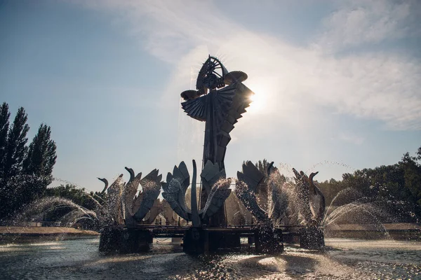 Brunnen Der Eisernen Jungfrau Park Der Kultur Und Erholung Zum — Stockfoto