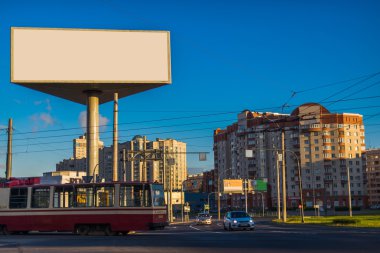 St.Petersburg, Rusya Federasyonu -9 Eylül 2015. Kronstadt alan üzerinde boş reklam billboard.