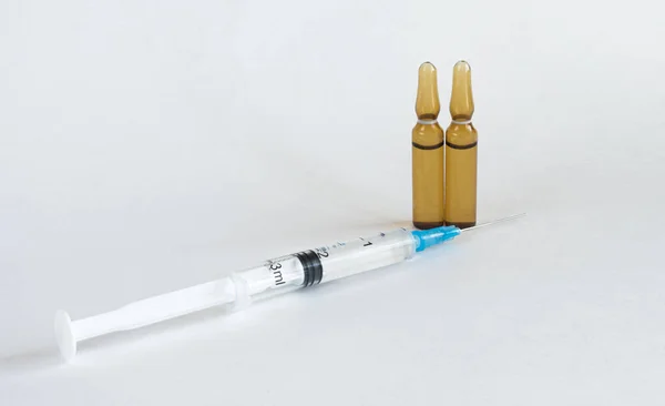 Ampoule Seringue Médicales Vaccin Seringue Sur Fond Blanc Flacon Verre — Photo
