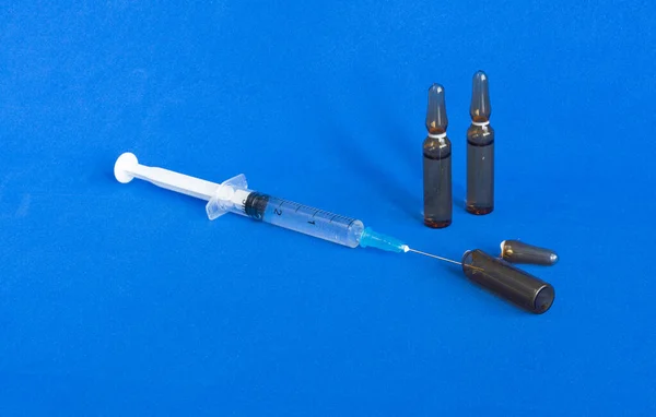 Ampoule Seringue Médicales Vaccin Ouvert Avec Une Seringue Sur Fond — Photo