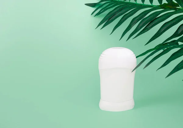 White Cosmetic Bottle Form Deodorant Skin Care Green Background Tropical — Stock Photo, Image