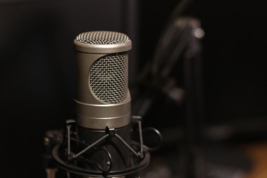 Stüdyo kondansatör mikrofon