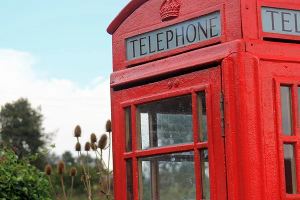 新鮮なイギリスの電話ボックスを塗装 — ストック写真