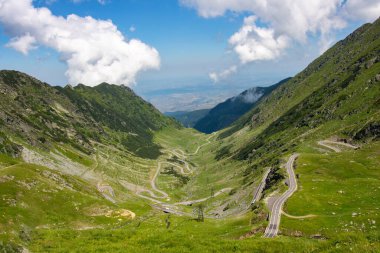 Dağlara giden yol, ana yol transfagarasan.