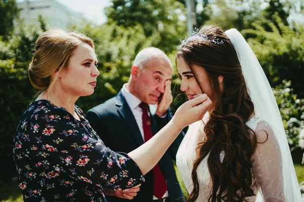 Γονείς Της Νύφης Κλαίνε Στο Γάμο — Φωτογραφία Αρχείου