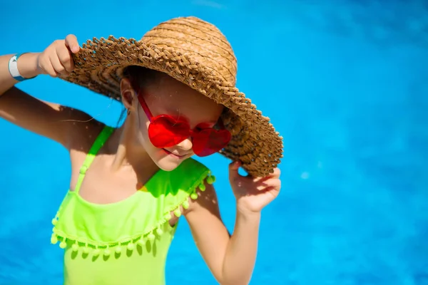 Cute Little Girl Straw Hat Heart Shaped Glasses Posing Pool — Stock Photo, Image