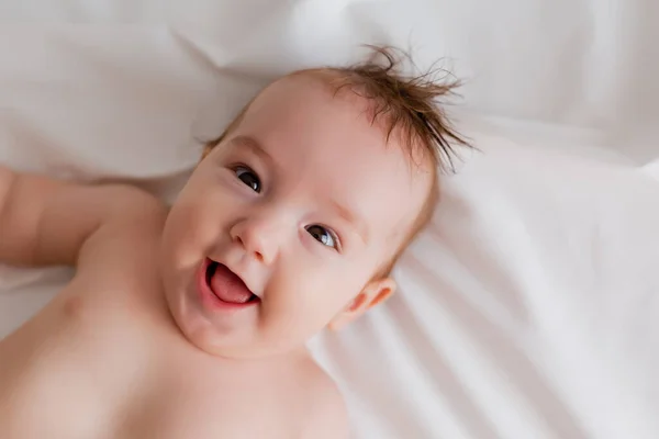 Zbliżenie Portret Słodkie Dziecko Otwartymi Ustami — Zdjęcie stockowe